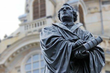 Statue des Reformatoren Martin Luther.