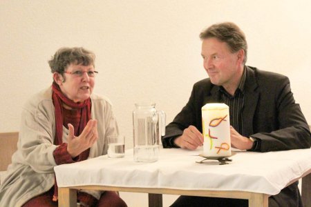 Rotraud Pernser und Udo Bachmair im Gespräch.