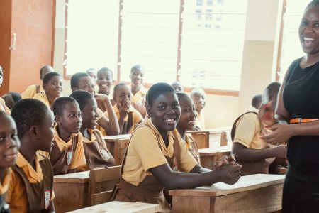 Einen Einblick in das Leben in Afrika gibt der Workshop &quot;Erzähl mir was von Afrika&quot;, gestaltet von Brot für die Welt und der Partnerschaft mit Ghana, der von Pfarrgemeinden und Schulklassen gebucht werden kann. (Foto: Wikipedia/USAAID in Africa Ghana)