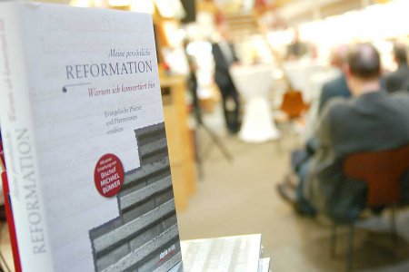 Das Buch „Meine persönliche Reformation. Warum ich konvertiert bin“ (Styria Verlag 2017) wurde am 19. April in Wien präsentiert und ist um € 19,90 beziehbar online im Shop von evang.at. (Foto: M.Schomaker)