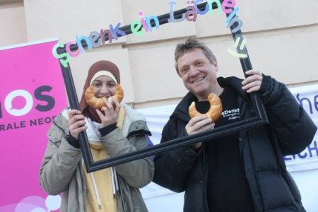 Jugendreferent Sepp Fessler der Evangelischen Diözese A.B. Wien unterstützt eine Aktion der Muslimischen Jugend (Foto: Archiv, 2015)