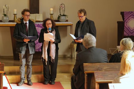 Mario Haidinger (von links), Andrea Kampelmühler und Ralf Dopheide im Festgottesdienst. Foto: H. Martin