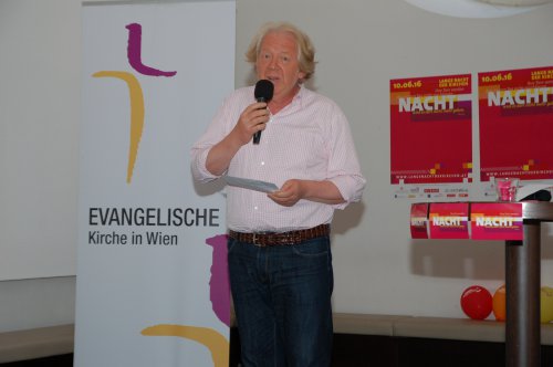 Wilfried Engemann, Universitätsprofessor für Praktische Theologie, debütiert als Slam-Poet.