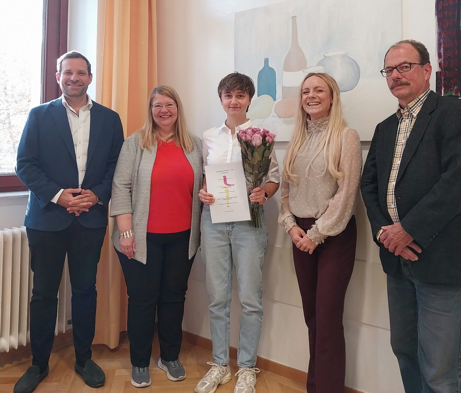 Am Bild: Direktor Mag. Albrecht Bauer, Katja Eichler, Emma Leister, Kim Kallinger und Roland Kadan