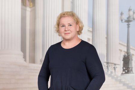 Portrait der Präsidentin des Bundesrates Korinna Schumann