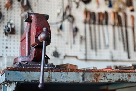 „Wenn mein Auto kaputt ist, bringe ich es in die Werkstatt. Dort wird es gerichtet. Und dann fährt es wieder.“ Es gibt vieles zu richten, meint Maria Katharina Moser. Foto: pixabay/Free-Photo