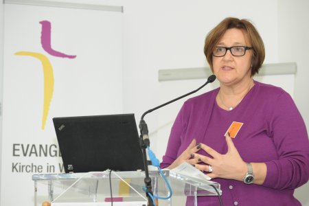 Superintendentialkuratorin Petra Mandl