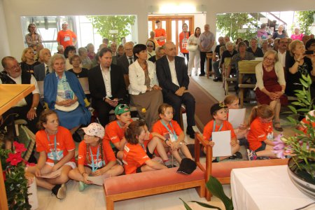 Gemeinsam feiert die Pfarrgemeinde Hütteldorf den 50er ihrer Trinitatiskirche.