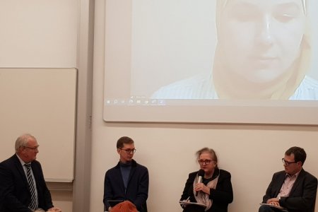 Sprachen über Klimagerechtigkeit und den Beitrag der Religionen (v.l.n.r.): der katholische Theologe Johannes Pock, Andin Berisha (MJÖ), die evangelische Umweltbeauftragte Andrea Kampelmühler und der katholische Umweltbeauftragte Markus Gerhartinger sowie