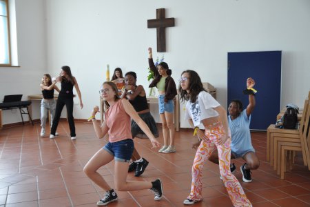 Female Empowerment - im HipHop-Workshop in der Evangelischen Kirche A.B. in Floridsdorf. Foto: Tabitha Siobhan Olberg-Keider