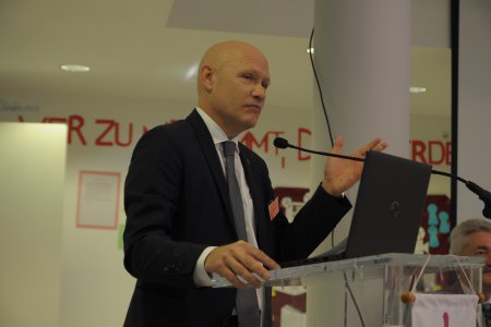 „Alles was wir planen, müssen wir eingebettet in das ganze Geschehen in Wien und in ganz Österreich begreifen“, sagt Superintendent Matthias Geist. (Foto: Bernd Gratzer)