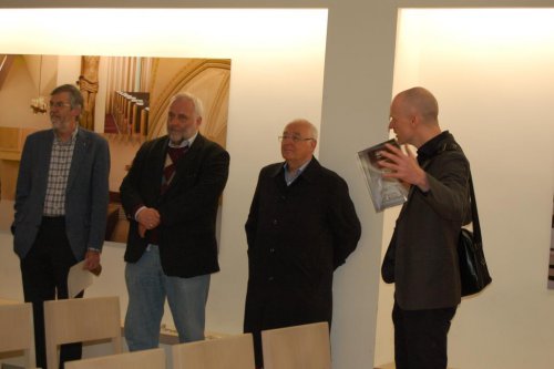 von links: Hansjörg Lein (Superintendent), Johannes Slavicky (Geschäftsführer Neusiedler), Eckart Lassnig (Projektleiter &quot;H3Barrierefrei&quot;) und Architekt Ulrich Huhs.
