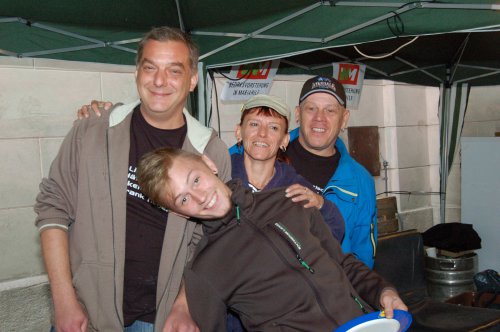Die lustige Crew des s`Häferl verköstigte die Gäste. 
