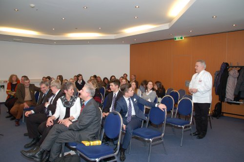 Küchenchef Gottfried Gansterer lädt zum anschließenden Empfang ein
