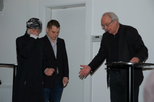 Der Prolog des Kirchenkrimi: die Beisetzung des Kurators