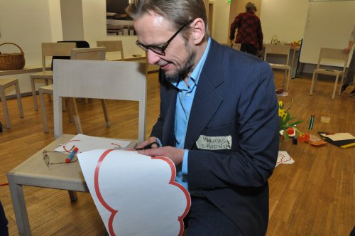 In Vierergruppen werden Werbeslogans erarbeitet