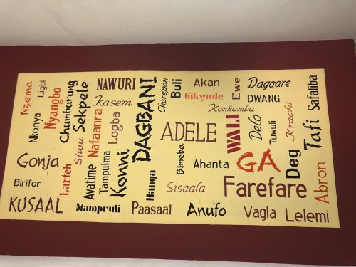 Die Sprachen Ghanas im GILLBT-Haus in Accra