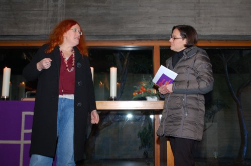 Irene Brickner im Gespräch mit Pfarrerin Maria Katharina Moser