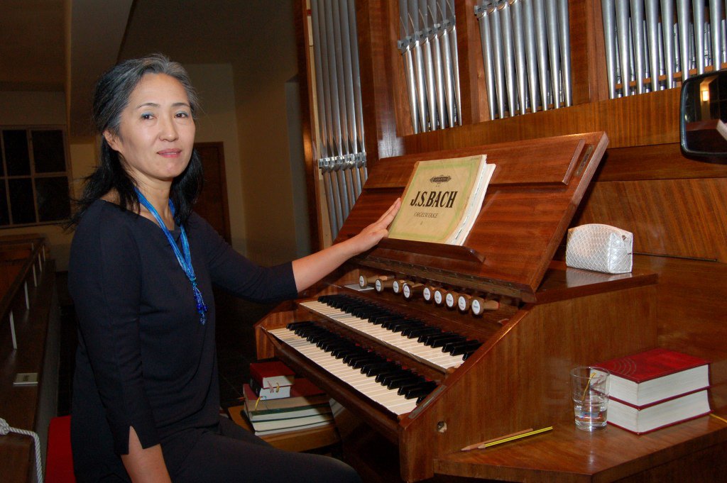 Musik im Mittelpunkt: Mit einem Orgelvorspiel von Johann Sebastian Bach eröffnete Yasuko Yamamoto ihre Amtseinführung,...