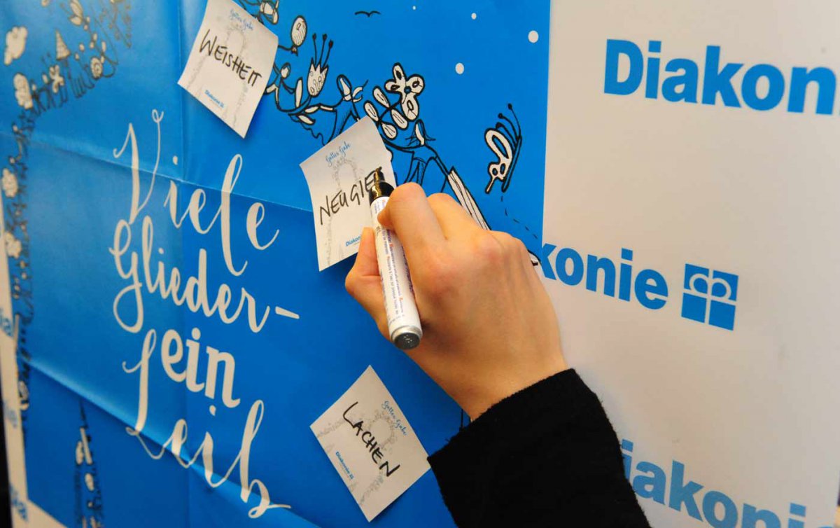   Mithilfe eines Materialpakets können Pfarrgemeinden den Diakoniesonntag gestalten und die Ergebnisse unter dem Hashtag #diakoniesonntag teilen. Foto: epd/M. Uschmann