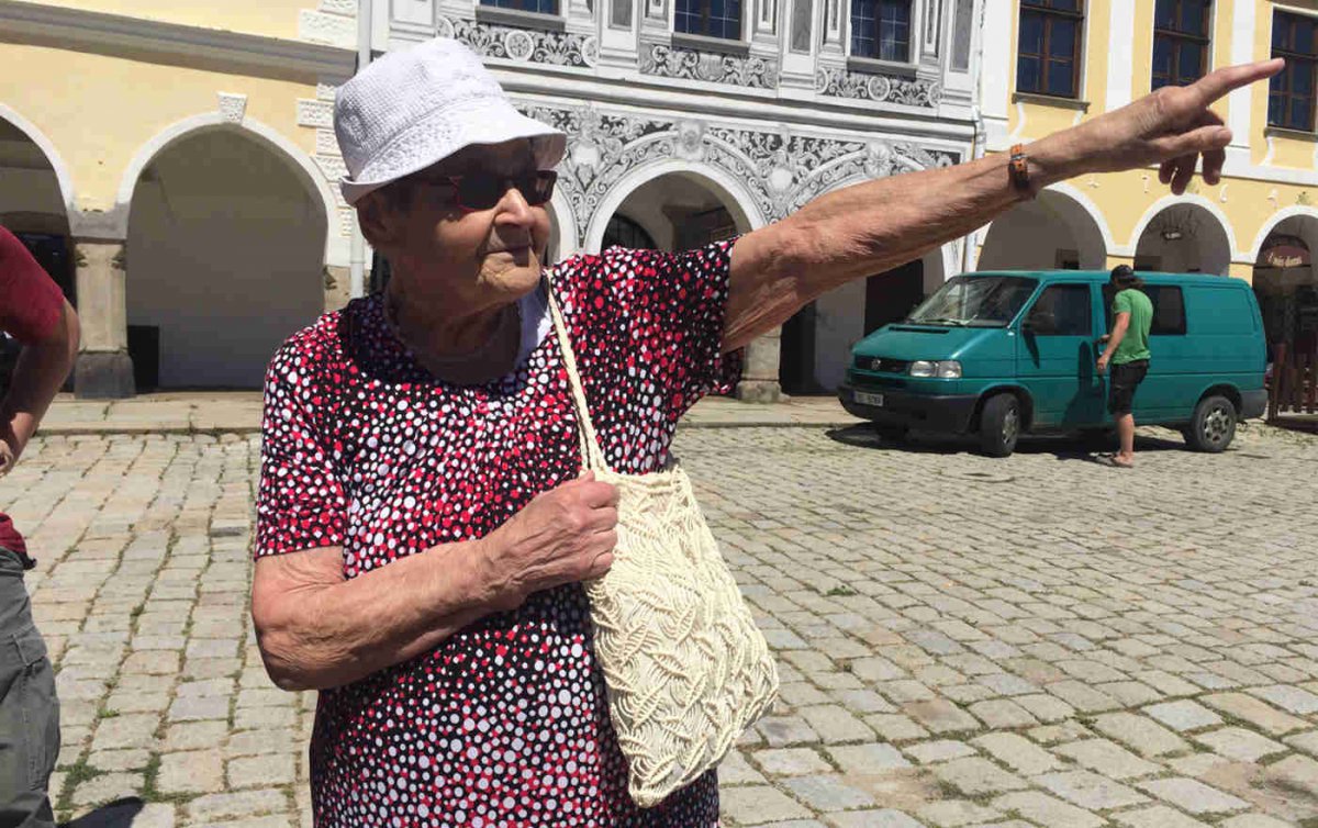 Pfarrerin Eva Melmukova: „Das Evangelium predigen kann man immer. Mit oder ohne Talar.“ Foto: Moser Pfarrerin Eva Melmukova: „Das Evangelium predigen kann man immer. Mit oder ohne Talar.“ Foto: Moser