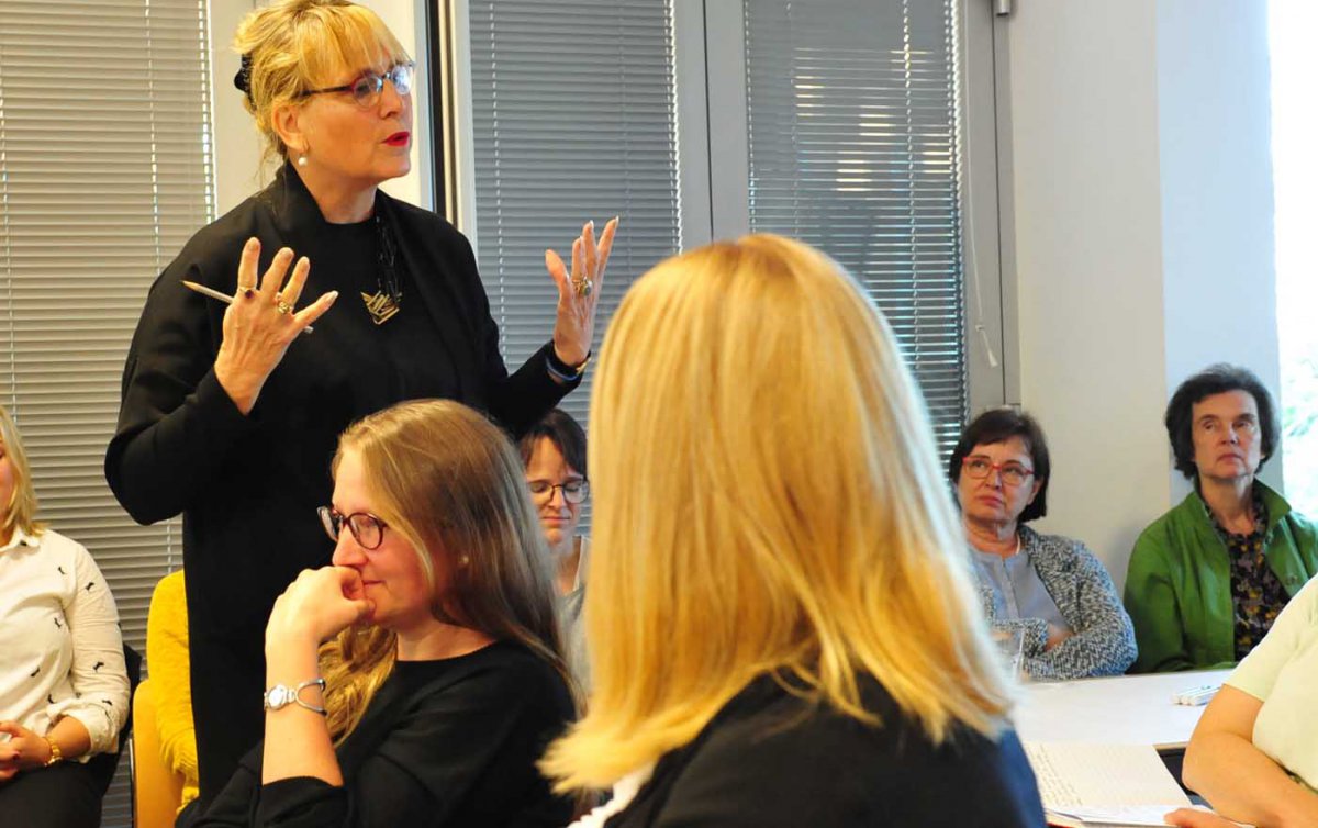 „Die Frauen müssen sich fragen: Was sind die Dinge, die ich erreichen möchte und wie kann ich sie erreichen?“ - die deutsche Politikberaterin Claudia Neusüß. Foto: epd/M. Uschmann