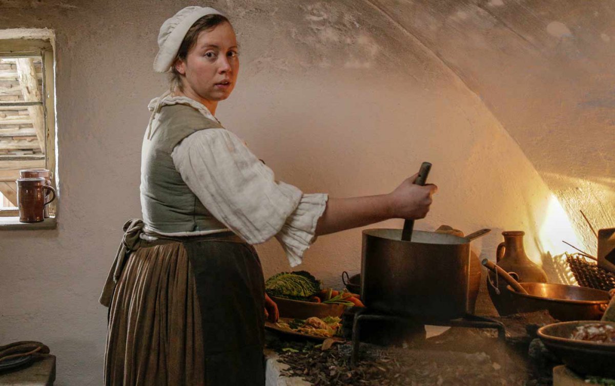 Eine von fünf &quot;ZeitzeugInnen&quot; des Dokudramas: die evangelische Bäuerin Marta Küzinger aus Wallern. Foto: ORF/Metafilm