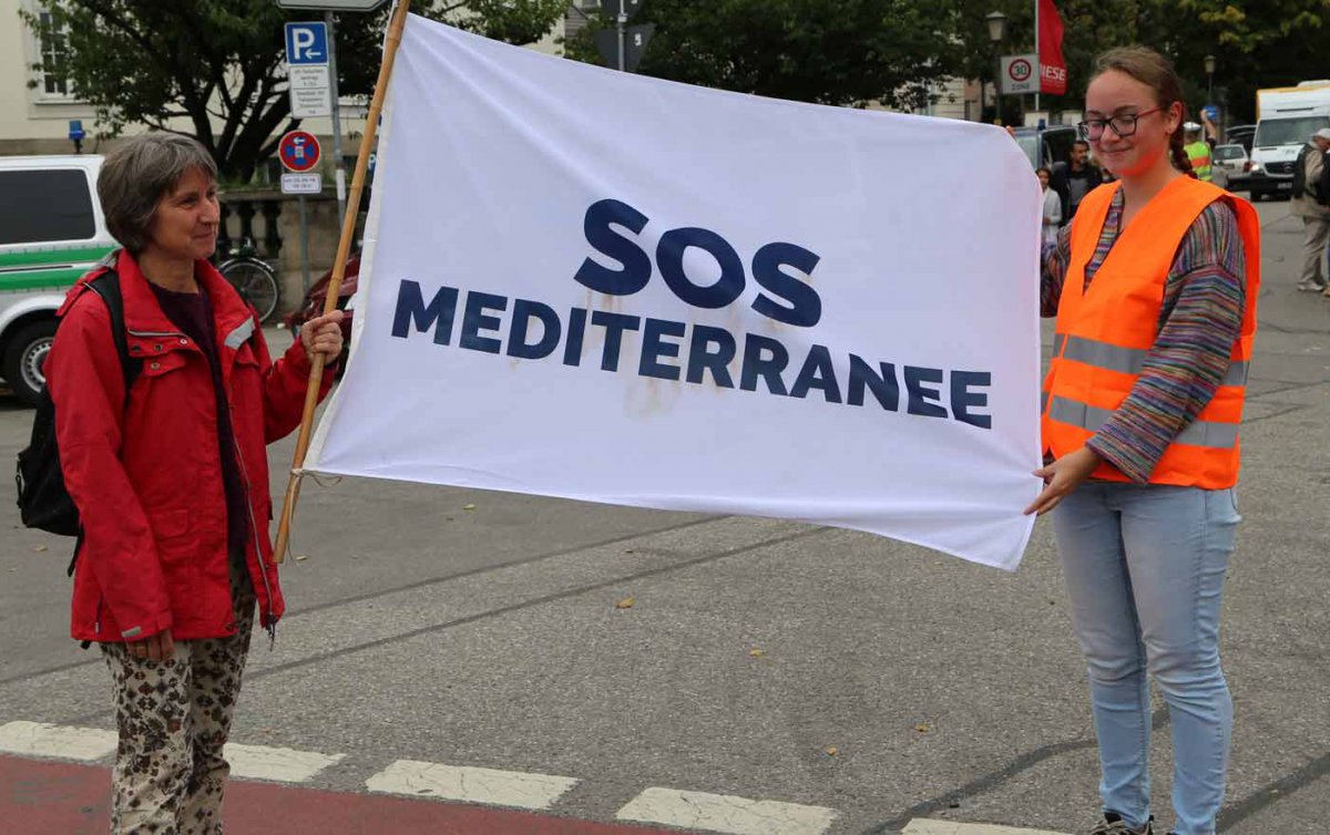Stein des Anstoßes: Die NGOs "SOS Méditerranée" und "Ärzte ohne Grenzen", die gemeinsam ein Rettungsschiff im Mittelmeer betreiben. Foto: wikimedia/Rufus46 Stein des Anstoßes: Die NGOs "SOS Méditerranée" und "Ärzte ohne Grenzen", die gemeinsam ein Rettungsschiff im Mittelmeer betreiben. Foto: wikimedia/Rufus46
