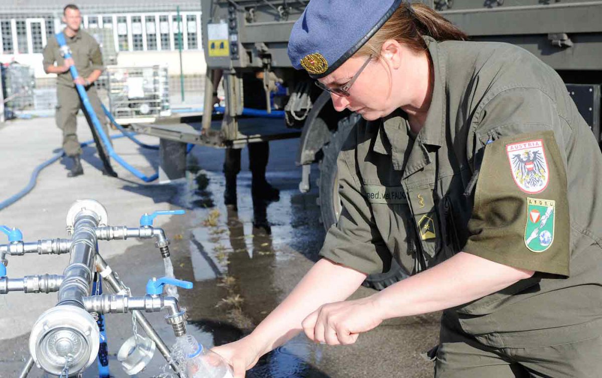 Friedenseinsätze müssten über militärische Aufgabenstellungen hinausgehen, heißt es in dem Grundsatzpapier. Foto Bundesheer/Gunter Pusch Friedenseinsätze müssten über militärische Aufgabenstellungen hinausgehen, heißt es in dem Grundsatzpapier. Foto Bundesheer/Gunter Pusch