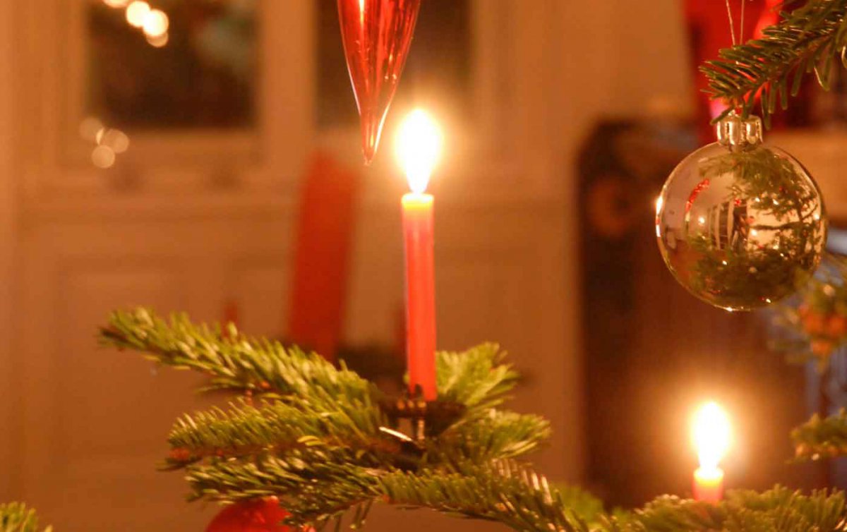 "Es ist gut, dass Weihnachten ein gefühlvolles Fest ist. Denn die Gefühle haben sonst oft nur wenig Raum." "Es ist gut, dass Weihnachten ein gefühlvolles Fest ist. Denn die Gefühle haben sonst oft nur wenig Raum."