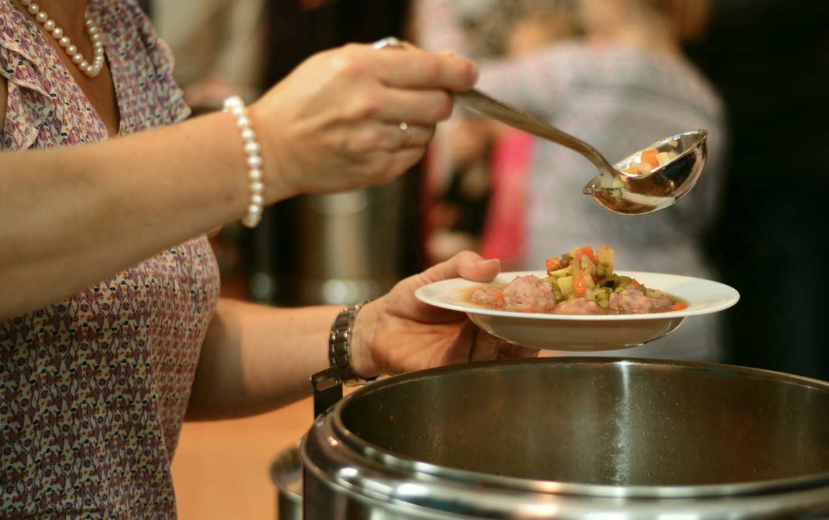 "Niemand will hungern, deshalb sollen wir den Hungrigen zu Essen geben, niemand will durstig sein, deshalb sollen wir Dürstenden zu trinken geben, niemand will schutzlos sein, deshalb sollen wir die Fremden aufnehmen." Foto: pixabay "Niemand will hungern, deshalb sollen wir den Hungrigen zu Essen geben, niemand will durstig sein, deshalb sollen wir Dürstenden zu trinken geben, niemand will schutzlos sein, deshalb sollen wir die Fremden aufnehmen." Foto: pixabay