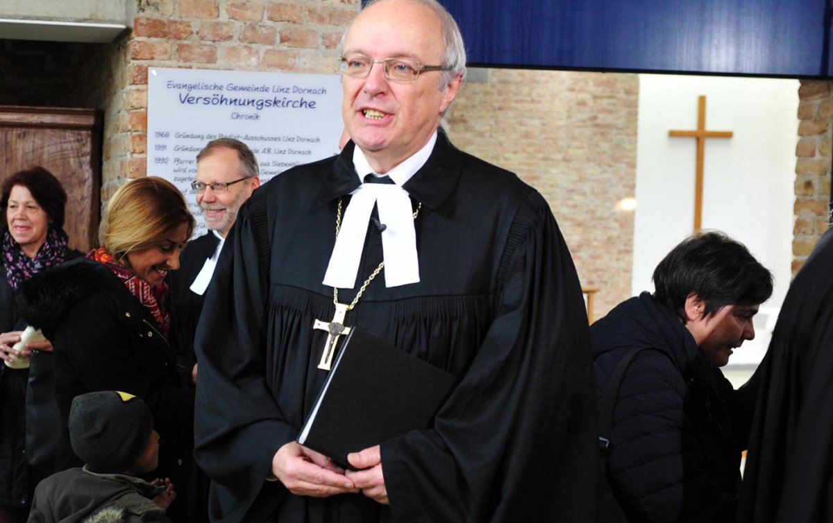 In einem Brief wendet sich der evangelisch-lutherische Bischof Michael Bünker an alle Pfarrgemeinden. Foto: epd/Uschmann