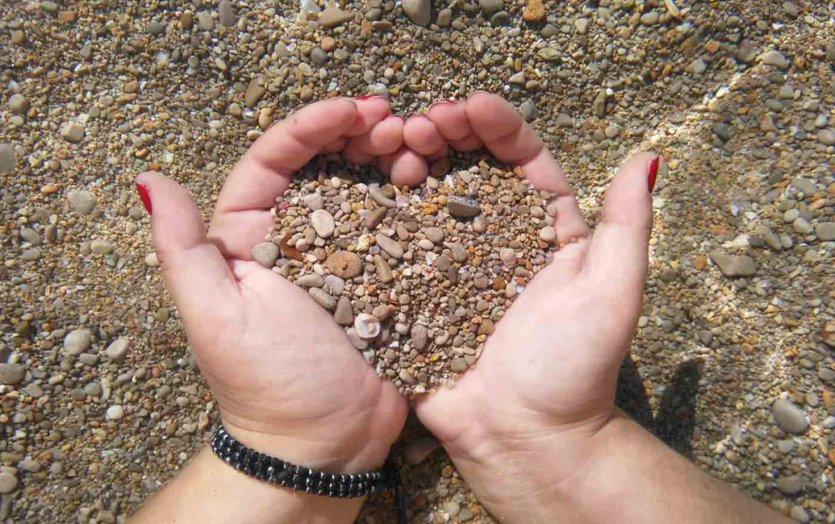 "Deshalb liebe ich meine Kirche, weil es dort möglich ist, die Gegensätze auszuhalten, miteinander auszureden und über seinen Schatten zu springen. Diese Liebe gilt bedingungslos." Foto: pxhere "Deshalb liebe ich meine Kirche, weil es dort möglich ist, die Gegensätze auszuhalten, miteinander auszureden und über seinen Schatten zu springen. Diese Liebe gilt bedingungslos." Foto: pxhere