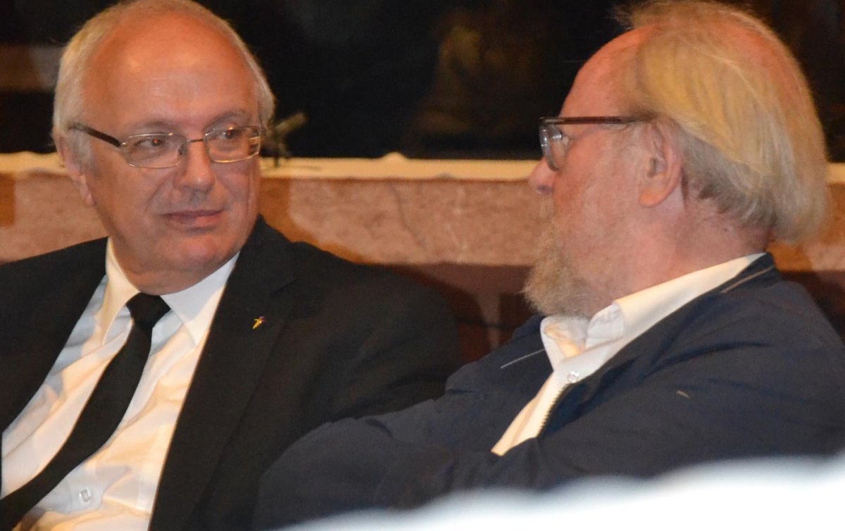   Bei der Langen Nacht der Kirchen: Michael Bünker im Gespräch mit dem früheren Präsidenten des Deutschen Bundestags, Wolfgang Thierse.
