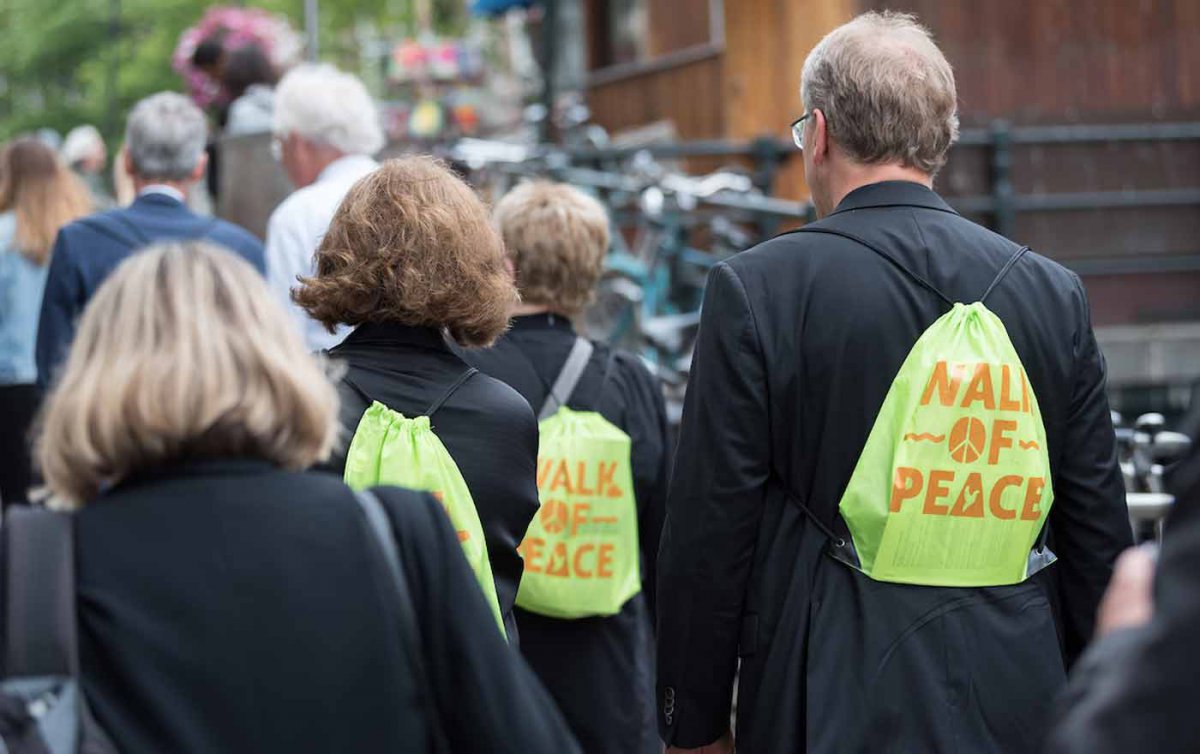 Am Bodensee beraten TeilnehmerInnen aus rund 100 Ländern über Fragen wie Krieg, Hunger oder Umweltschutz. Foto: Albin Hillert/WCC Am Bodensee beraten TeilnehmerInnen aus rund 100 Ländern über Fragen wie Krieg, Hunger oder Umweltschutz. Foto: Albin Hillert/WCC