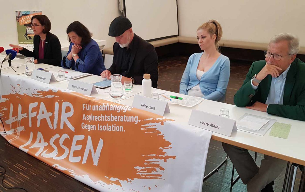 Sprachen stellvertretend für über 25 beteiligte NGOs: Diakonie-Direktorin Maria Katharina Moser, die frühere Justizministerin Maria Berger, Volkshilfe-Geschäftsführer Erich Fenninger, Schauspielerin Hilde Dalik und Ferry Maier, Mitinitiator von Menschen.W Sprachen stellvertretend für über 25 beteiligte NGOs: Diakonie-Direktorin Maria Katharina Moser, die frühere Justizministerin Maria Berger, Volkshilfe-Geschäftsführer Erich Fenninger, Schauspielerin Hilde Dalik und Ferry Maier, Mitinitiator von Menschen.W