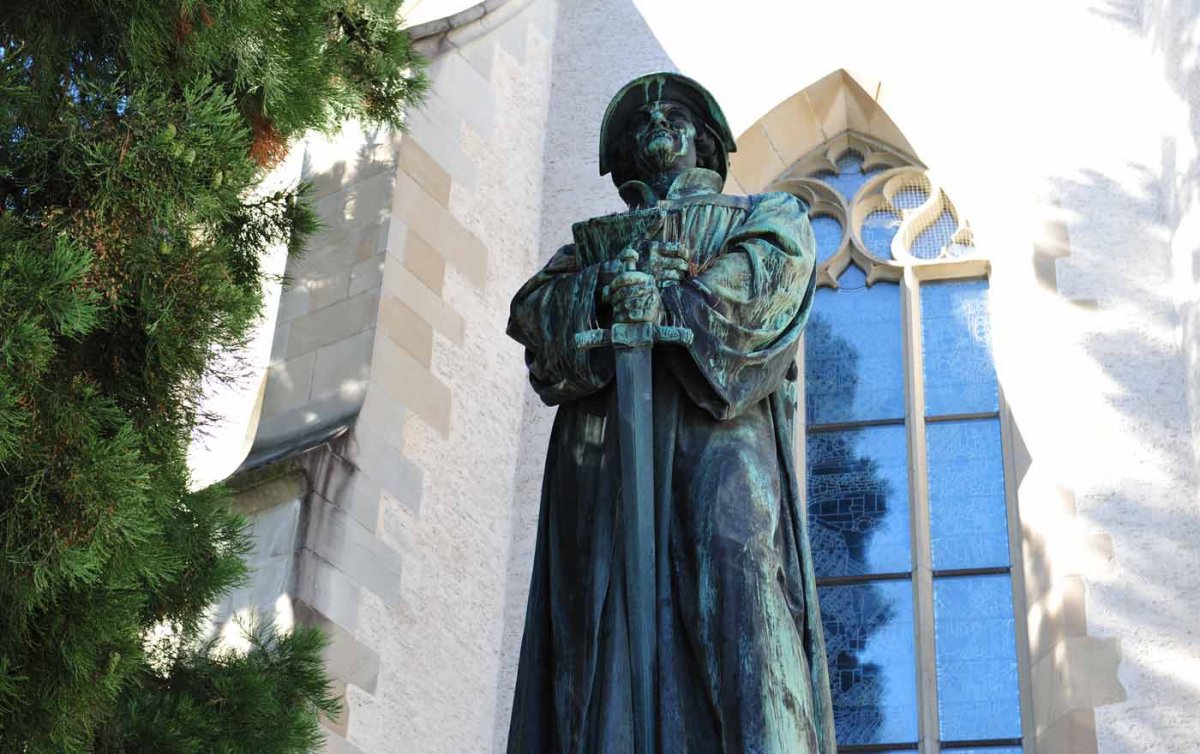 Ein zweites 500-Jahr-Jubiläum: 1519 trat Ulrich Zwingli sein Amt am Zürcher Großmünster an. Foto: epd/Uschmann Ein zweites 500-Jahr-Jubiläum: 1519 trat Ulrich Zwingli sein Amt am Zürcher Großmünster an. Foto: epd/Uschmann