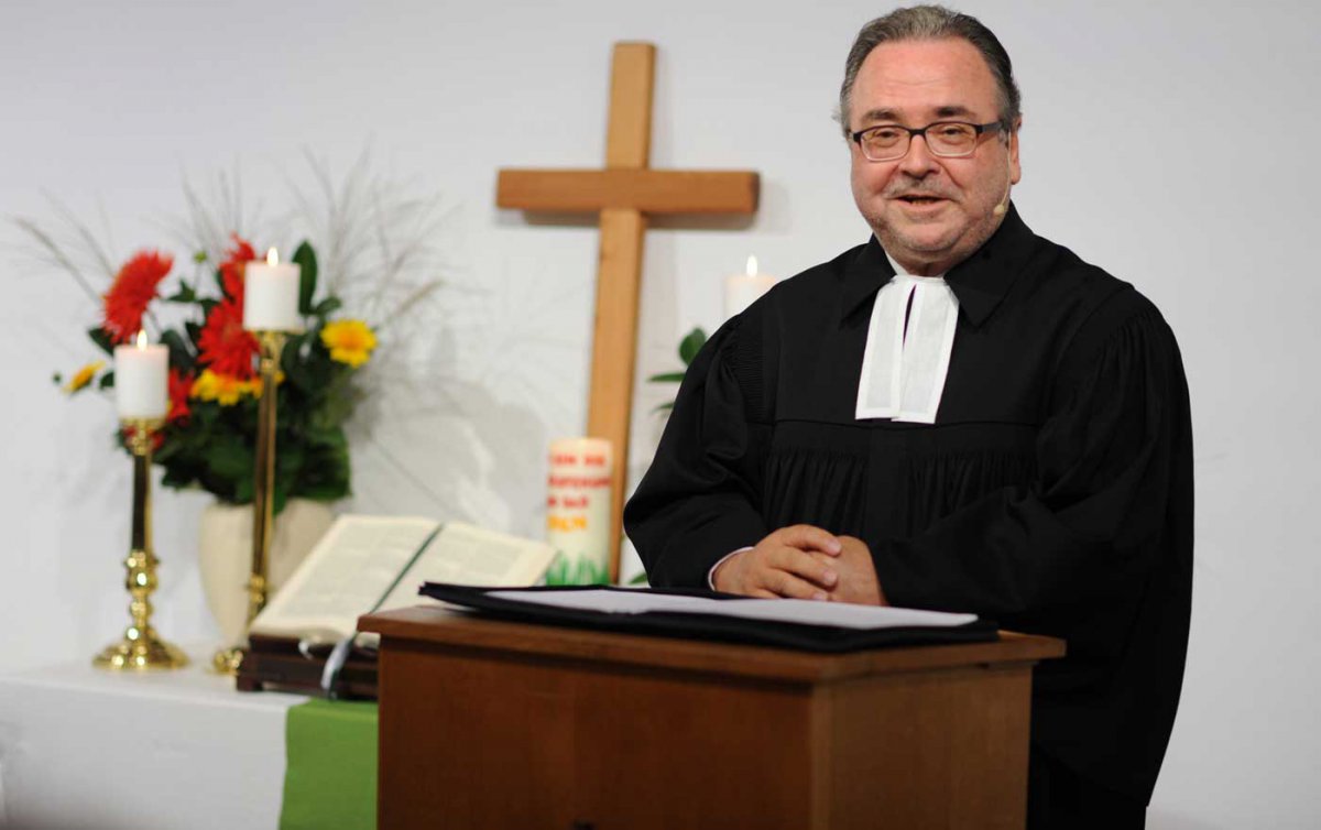 „Wir überlassen die Zukunft nicht der Furcht und Verzweiflung“, schreibt Bischof Michael Chalupka an die Mitglieder der Evangelischen Kirche A.B. in Österreich. Foto: epd/Uschmann „Wir überlassen die Zukunft nicht der Furcht und Verzweiflung“, schreibt Bischof Michael Chalupka an die Mitglieder der Evangelischen Kirche A.B. in Österreich. Foto: epd/Uschmann