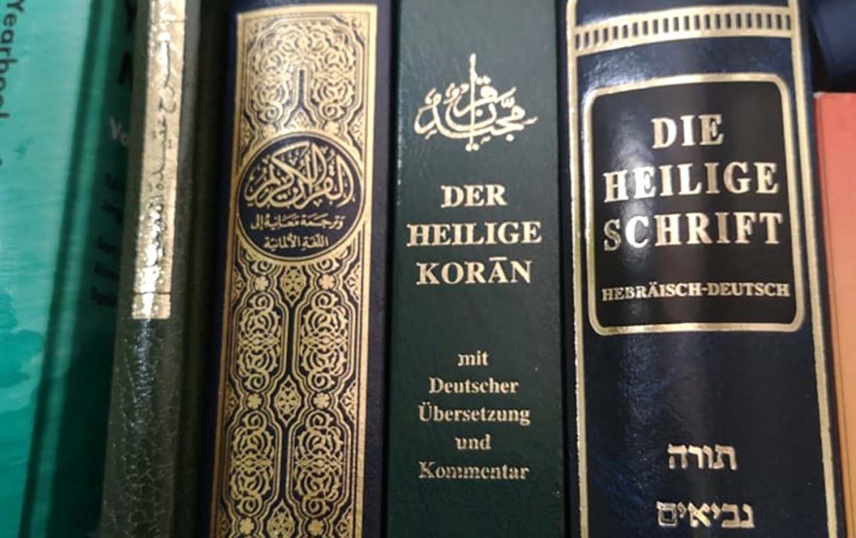 "In allen drei großen monotheistischen Religionen ist das Buch ein zentraler Anker des Glaubens. Die Heiligen Schriften werden geehrt. Niemand sollte leichtfertig mit ihnen umgehen." Foto: Thomas Schmiedinger "In allen drei großen monotheistischen Religionen ist das Buch ein zentraler Anker des Glaubens. Die Heiligen Schriften werden geehrt. Niemand sollte leichtfertig mit ihnen umgehen." Foto: Thomas Schmiedinger