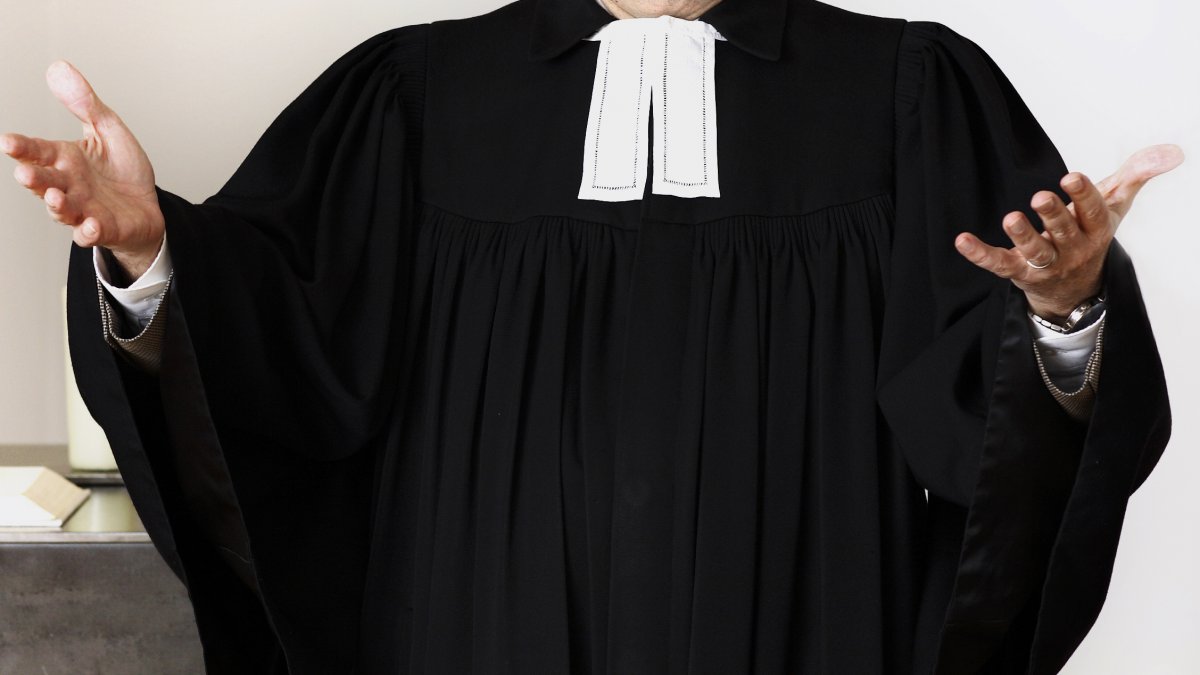 "Arbeitskleidung" für den Gottesdienst: der Talar "Arbeitskleidung" für den Gottesdienst: der Talar