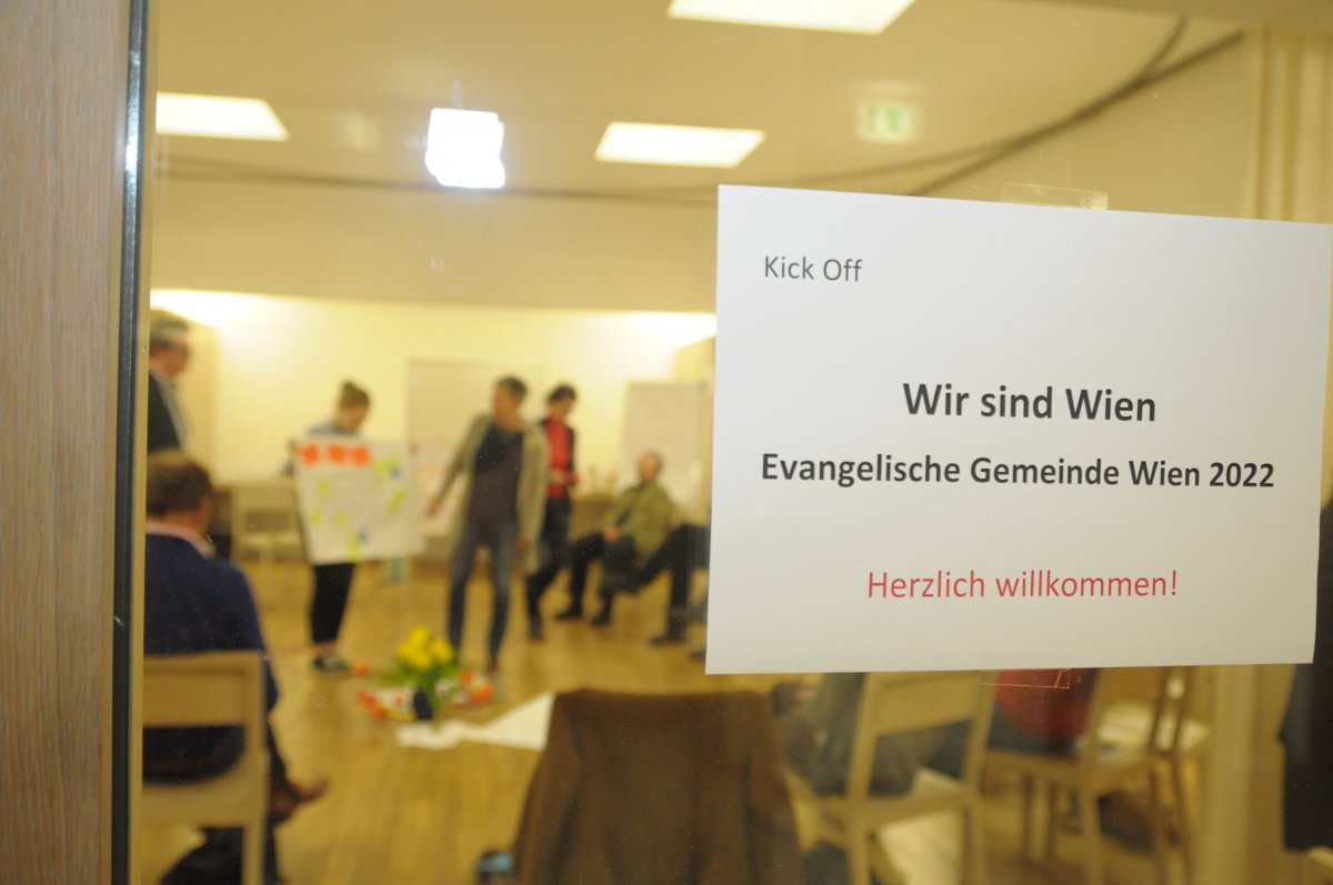 In Gruppenarbeiten tauschten sich die Teilnehmenden über ihre Sicht auf die Evangelische Kirche A.B. aus.