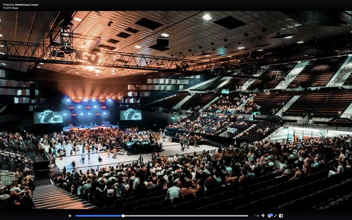 Eine freikirchliche Veranstaltung: Awakening Europe. Die Stadthalle füllt sich. Foto: Screenshot/AwakeningEurope Eine freikirchliche Veranstaltung: Awakening Europe. Die Stadthalle füllt sich. Foto: Screenshot/AwakeningEurope